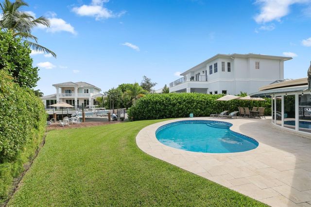 910 Banyan Drive, Delray Beach, FL 33483