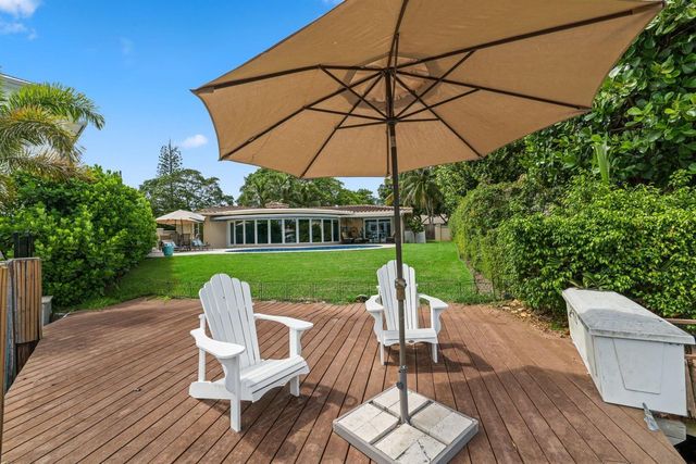 910 Banyan Drive, Delray Beach, FL 33483