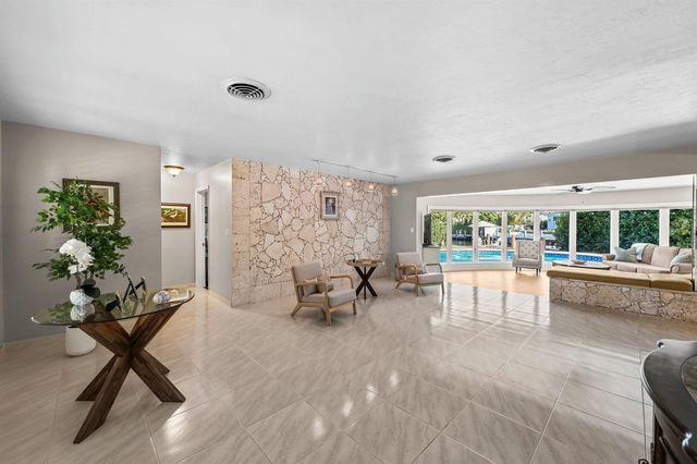 910 Banyan Drive, Delray Beach, FL 33483