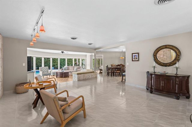 910 Banyan Drive, Delray Beach, FL 33483