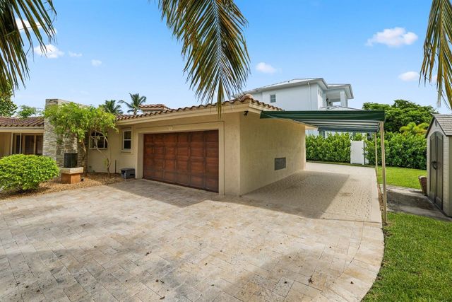 910 Banyan Drive, Delray Beach, FL 33483