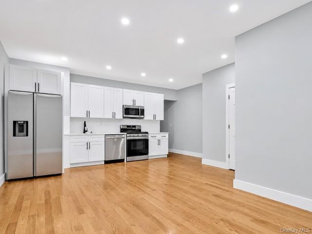 1462 New York Avenue, Brooklyn, NY 11210