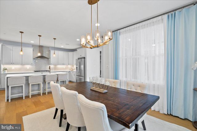 42104 CREIGHTON RD, Ashburn, VA 20148