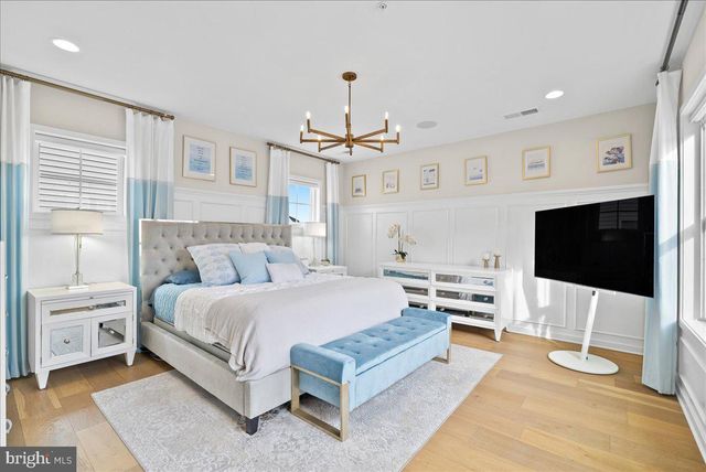 42104 CREIGHTON RD, Ashburn, VA 20148