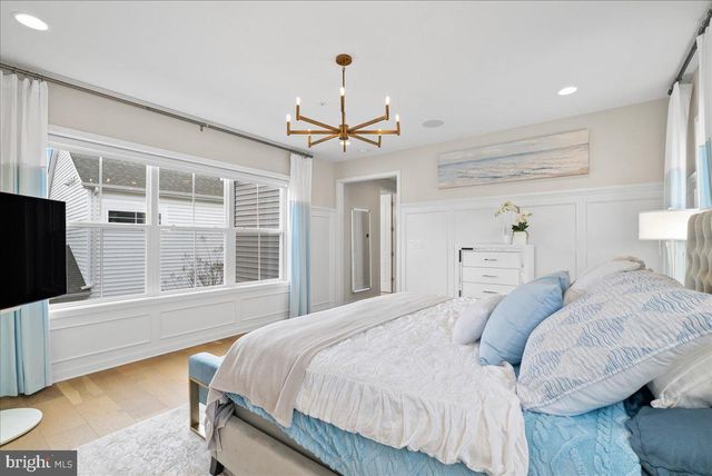 42104 CREIGHTON RD, Ashburn, VA 20148