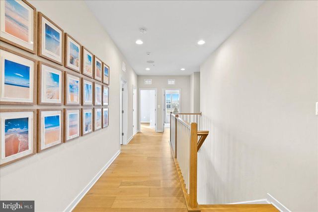 42104 CREIGHTON RD, Ashburn, VA 20148