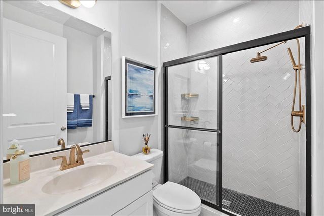 42104 CREIGHTON RD, Ashburn, VA 20148