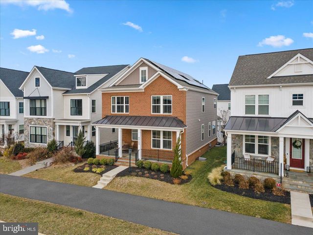 42104 CREIGHTON RD, Ashburn, VA 20148