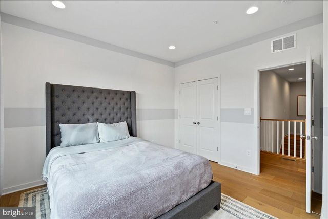 42104 CREIGHTON RD, Ashburn, VA 20148