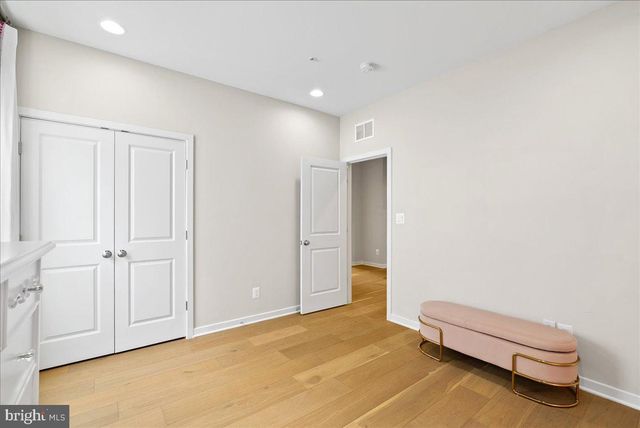 42104 CREIGHTON RD, Ashburn, VA 20148