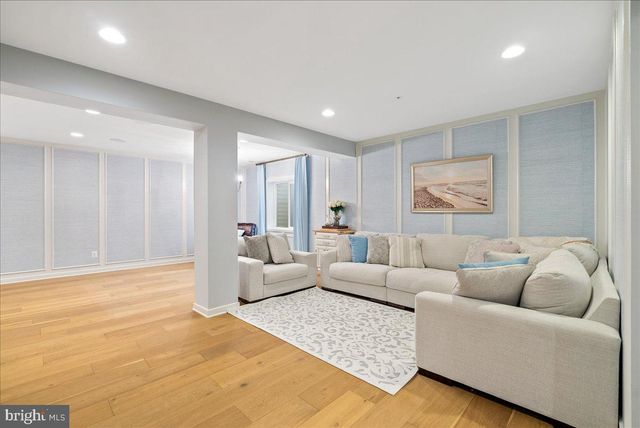 42104 CREIGHTON RD, Ashburn, VA 20148