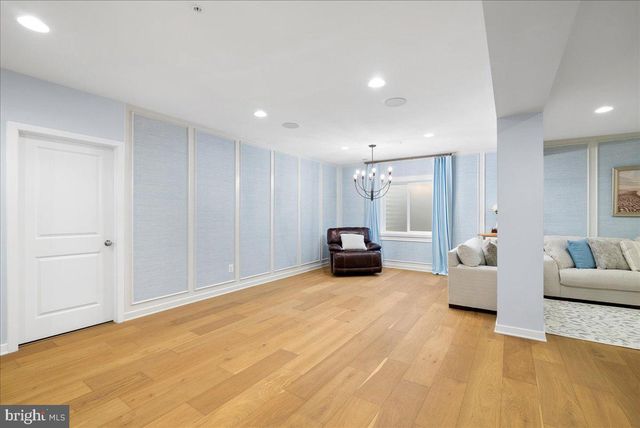 42104 CREIGHTON RD, Ashburn, VA 20148