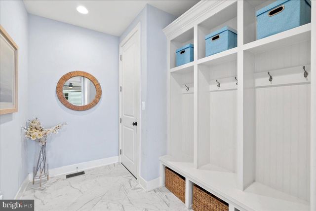 42104 CREIGHTON RD, Ashburn, VA 20148