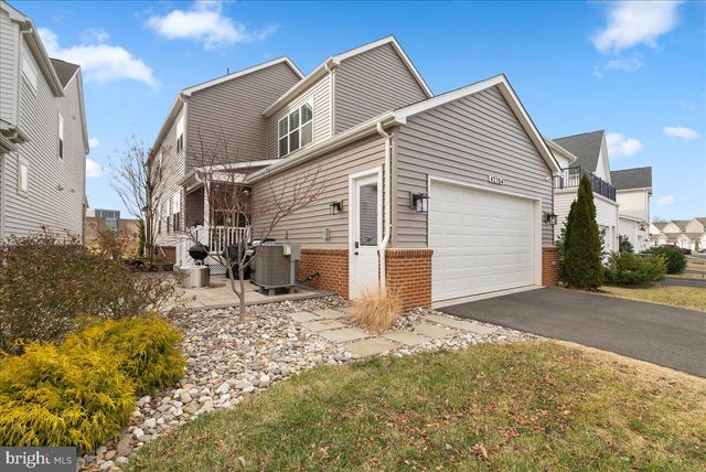 42104 CREIGHTON RD, Ashburn, VA 20148