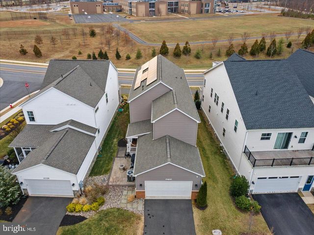 42104 CREIGHTON RD, Ashburn, VA 20148