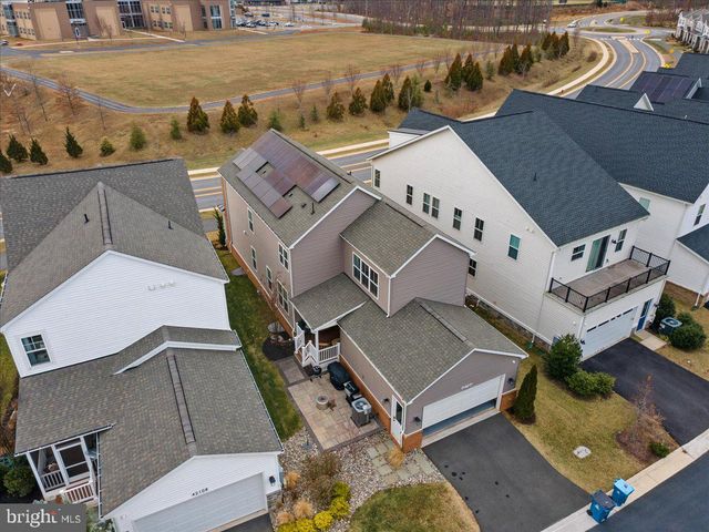 42104 CREIGHTON RD, Ashburn, VA 20148