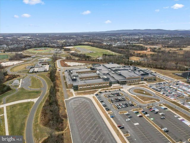 42104 CREIGHTON RD, Ashburn, VA 20148