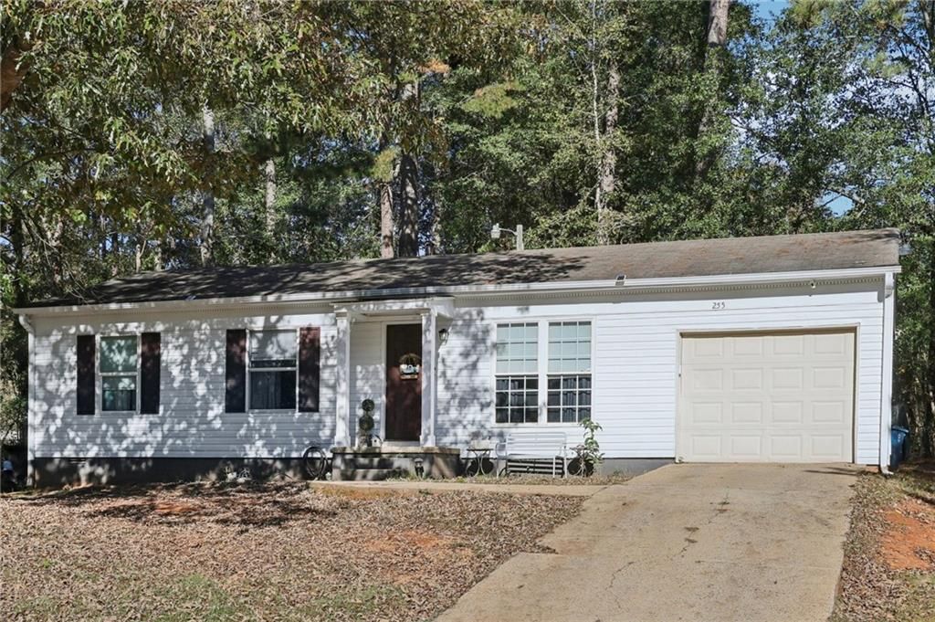 255 Marlborough Downs Road, Bogart, GA 30622