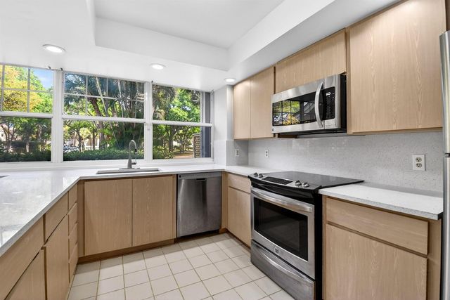 8111 Northboro Court 11b, Lake Clarke Shores, FL 33406