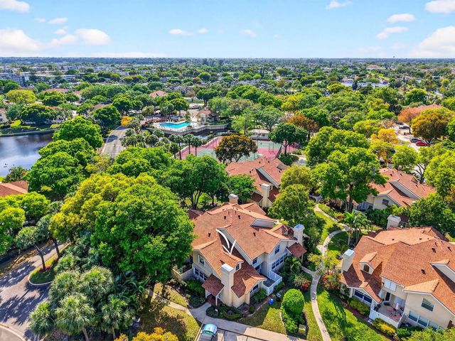 8111 Northboro Court 11b, Lake Clarke Shores, FL 33406