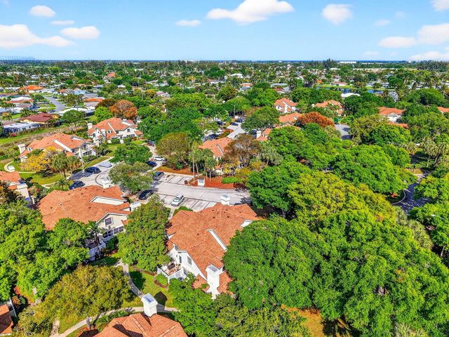 8111 Northboro Court 11b, Lake Clarke Shores, FL 33406