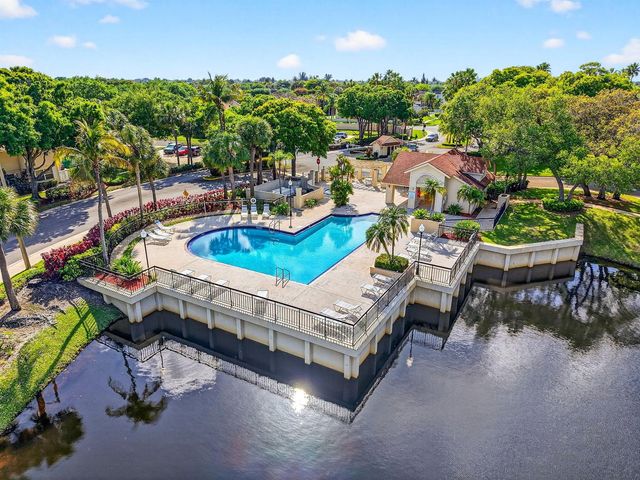 8111 Northboro Court 11b, Lake Clarke Shores, FL 33406