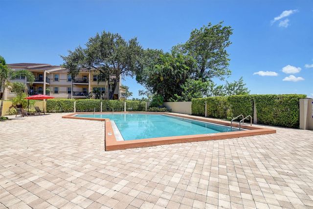 8111 Northboro Court 11b, Lake Clarke Shores, FL 33406