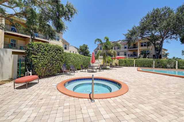 8111 Northboro Court 11b, Lake Clarke Shores, FL 33406