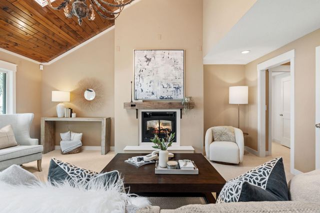 4337 Old Highway 10, Arden Hills, MN 55112