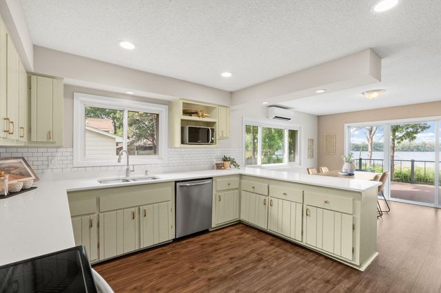 4337 Old Highway 10, Arden Hills, MN 55112