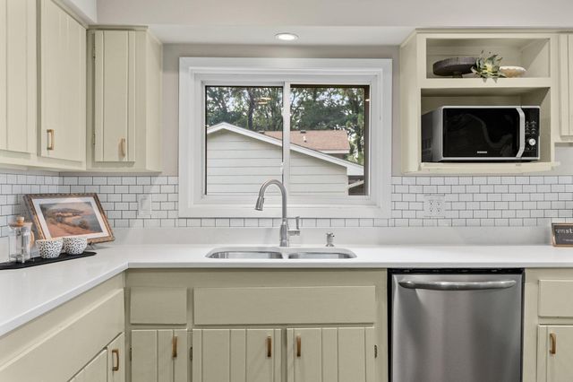 4337 Old Highway 10, Arden Hills, MN 55112