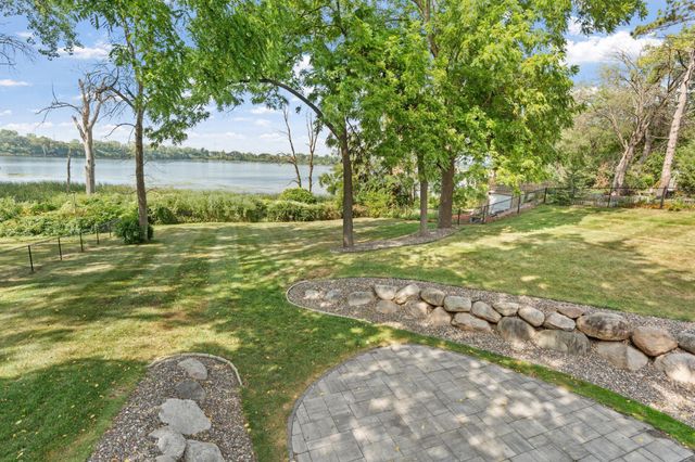 4337 Old Highway 10, Arden Hills, MN 55112
