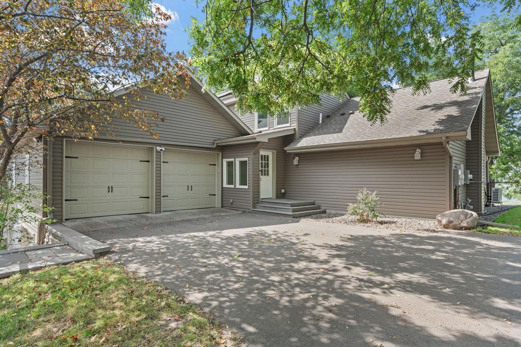 4337 Old Highway 10, Arden Hills, MN 55112 — photo 2