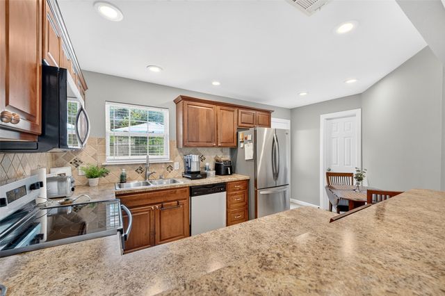 2632 Wicker Avenue, Farmers Branch, TX 75234