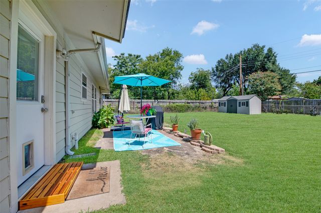 2632 Wicker Avenue, Farmers Branch, TX 75234