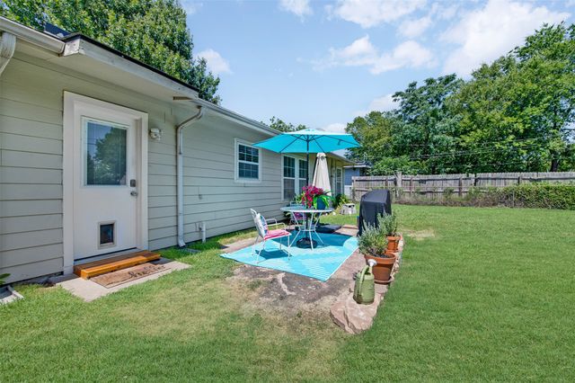 2632 Wicker Avenue, Farmers Branch, TX 75234