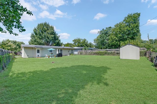 2632 Wicker Avenue, Farmers Branch, TX 75234