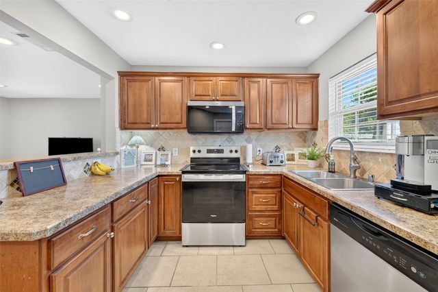 2632 Wicker Avenue, Farmers Branch, TX 75234
