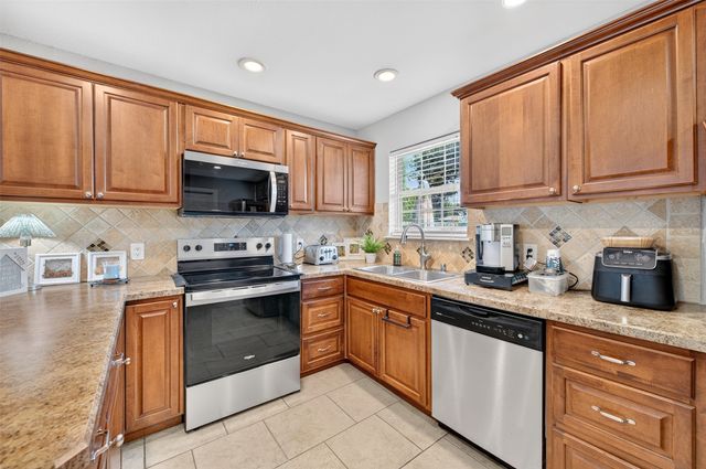 2632 Wicker Avenue, Farmers Branch, TX 75234