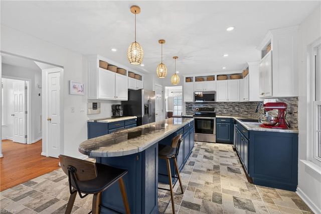 174 Rochdale LN, Suffolk, VA 23434