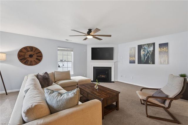 174 Rochdale LN, Suffolk, VA 23434