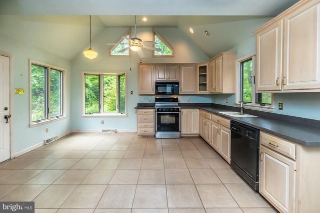 20 HUNTER RD, Coatesville, PA 19320