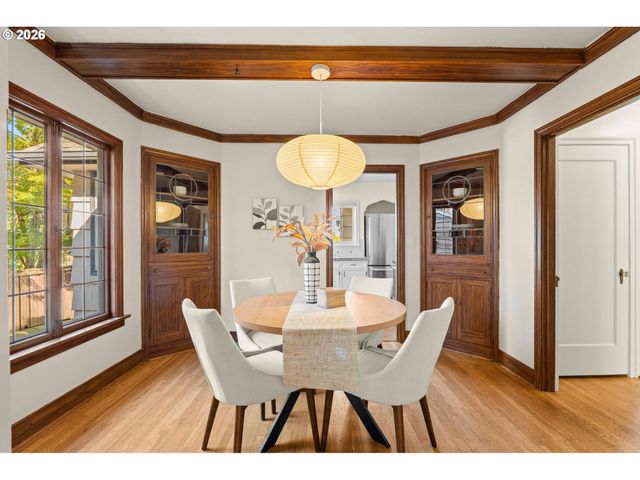 6826 Sw 10TH Ave, Portland, OR 97219