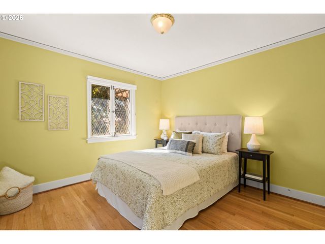 6826 Sw 10TH Ave, Portland, OR 97219