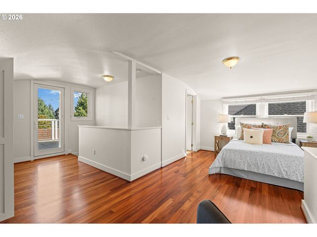 6826 Sw 10TH Ave, Portland, OR 97219
