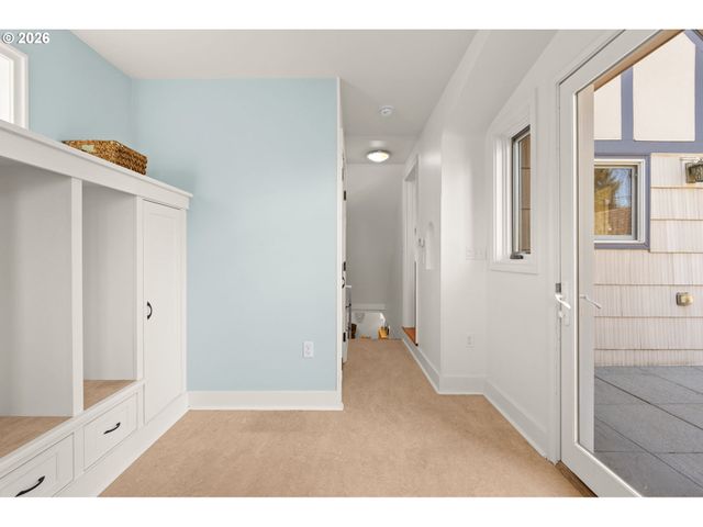 6826 Sw 10TH Ave, Portland, OR 97219