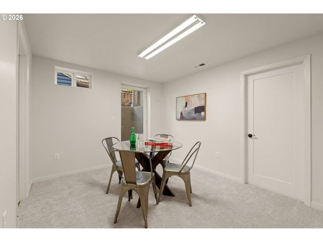 6826 Sw 10TH Ave, Portland, OR 97219