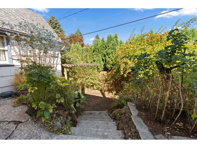 6826 Sw 10TH Ave, Portland, OR 97219