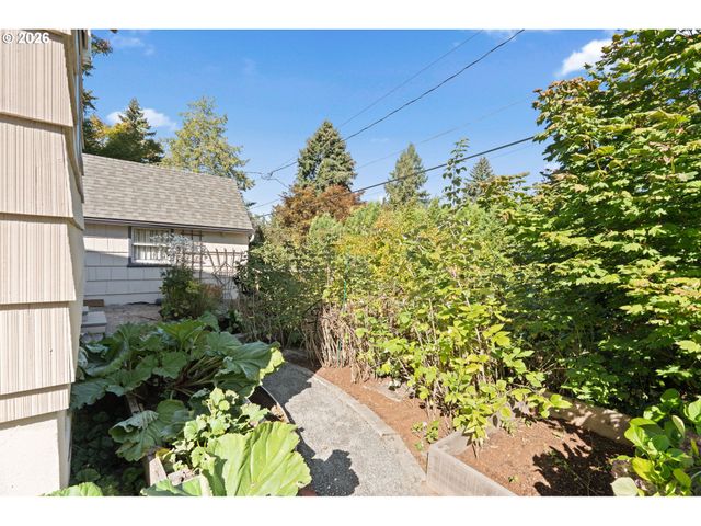 6826 Sw 10TH Ave, Portland, OR 97219