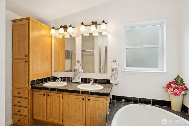 1300 Flower Avenue, Port Orchard, WA 98366